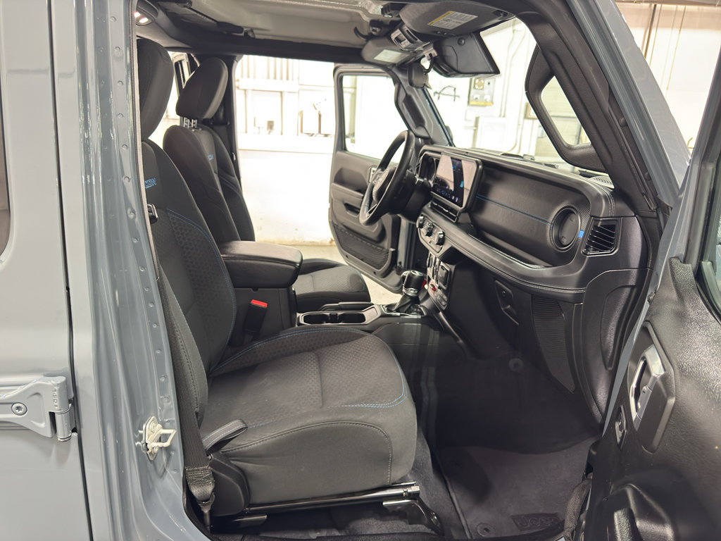 Used 2024 Jeep Wrangler Unlimited Rubicon 4xe AWD/4WD image 38