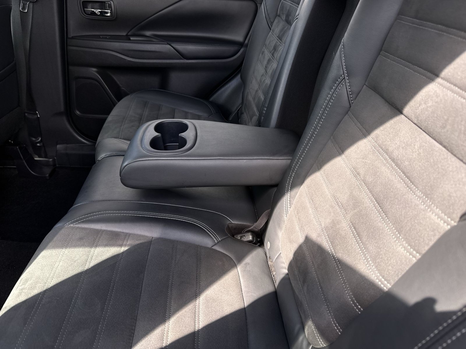 Used 2020 Mitsubishi Outlander ES AWD/4WD image 27