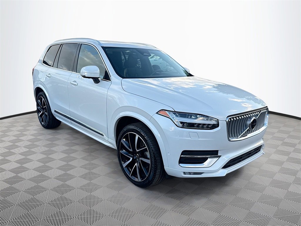Used 2023 Volvo XC90 B5 Plus w/ Protection Package Premier image 4