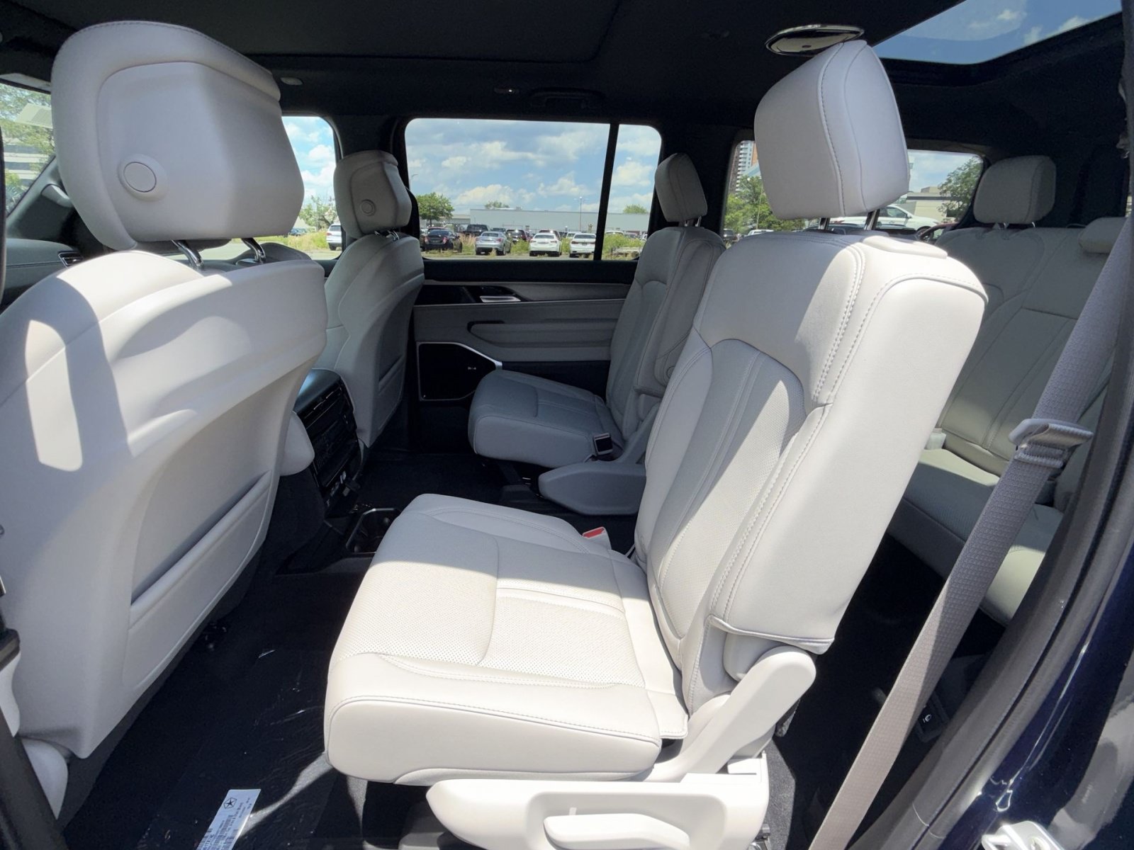 New 2026 Jeep Grand Wagoneer Limited w/ Premium Group II AWD/4WD image 24