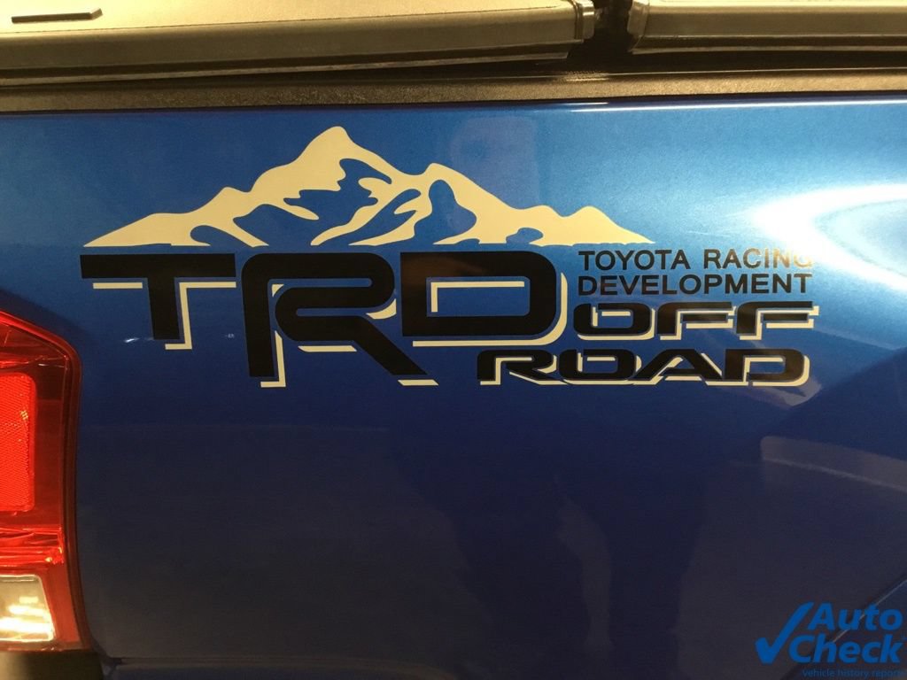 Used 2017 Toyota Tacoma SR5 w/ Tow Package AWD/4WD image 11