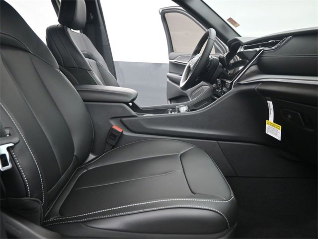 New 2025 Jeep Grand Cherokee Limited w/ Black Appearance Package image 15