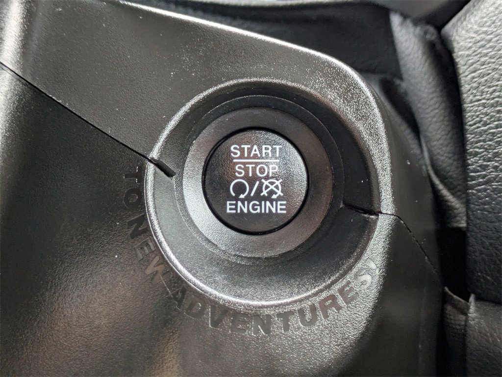 Used 2020 Jeep Renegade Sport image 28