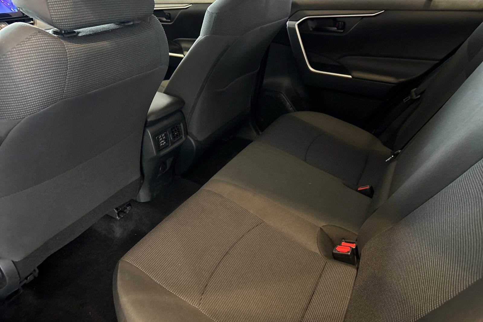 Used 2025 Toyota RAV4 LE image 15