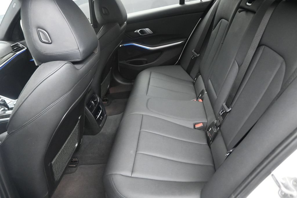 Used 2021 BMW 330i Sedan w/ Convenience Package RWD image 15