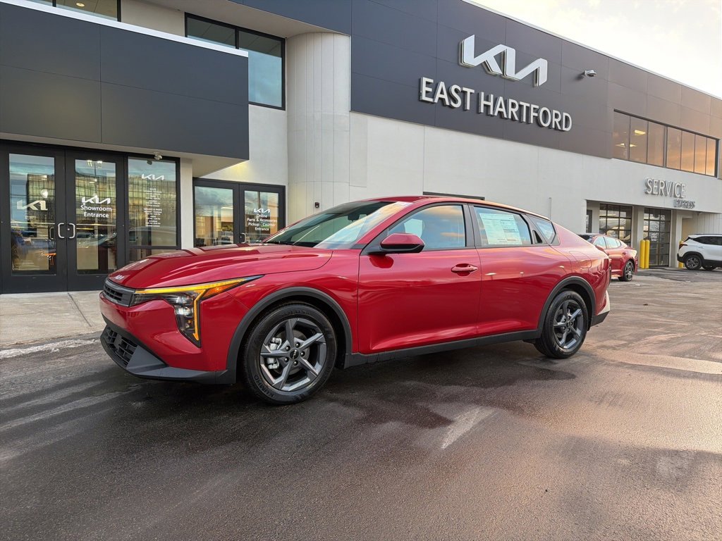 New 2025 Kia K4 LXS image 1