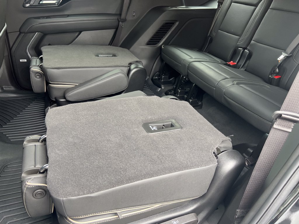 Used 2026 Chevrolet Tahoe Premier AWD/4WD image 18