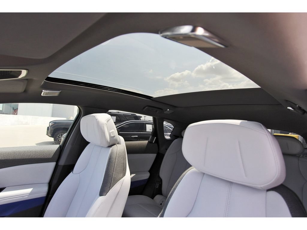 New 2027 Cadillac Optiq Luxury AWD/4WD image 23