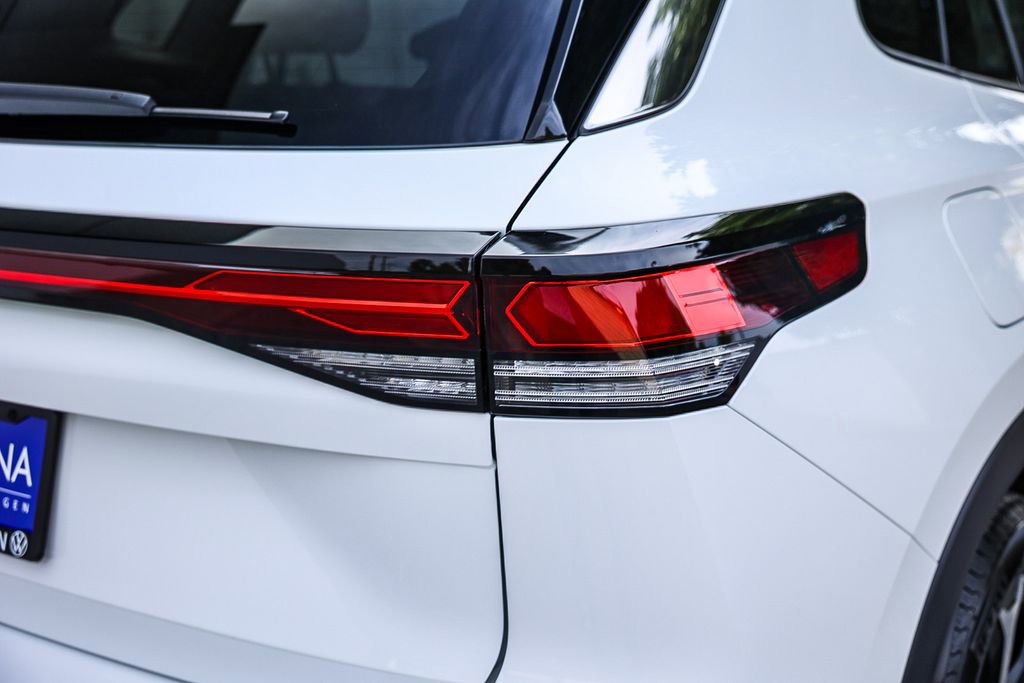 New 2026 Volkswagen Tiguan SE image 13