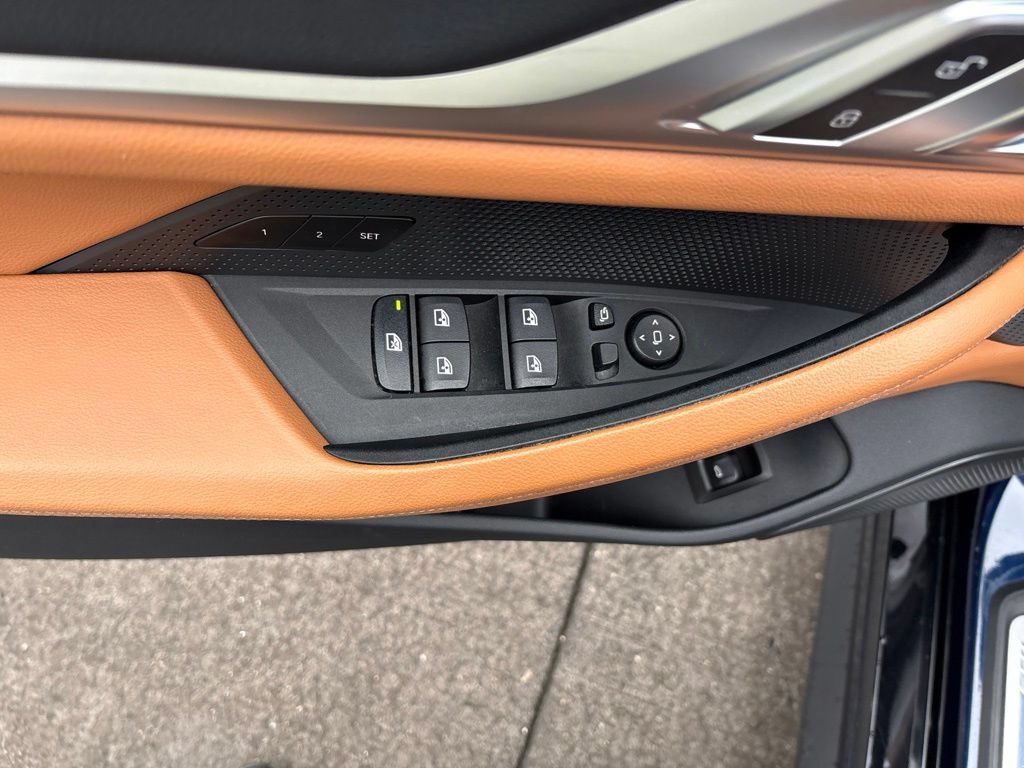 Used 2022 BMW i4 eDrive40 w/ M Sport Package RWD image 14
