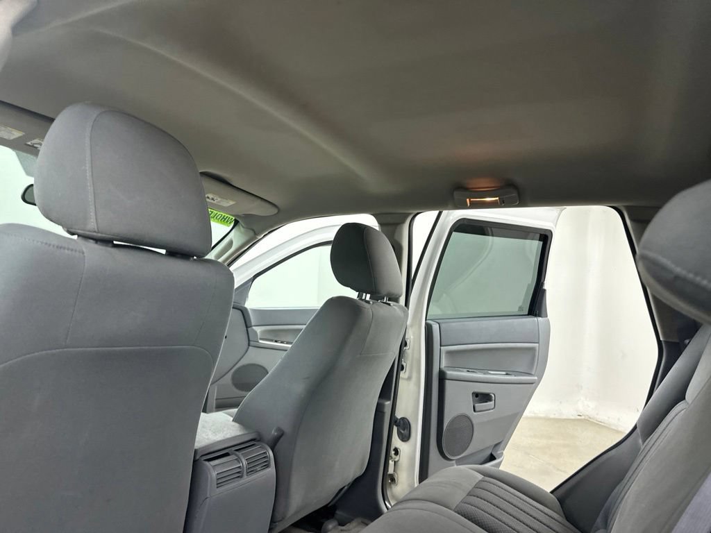 Used 2005 Jeep Grand Cherokee Laredo AWD/4WD image 28