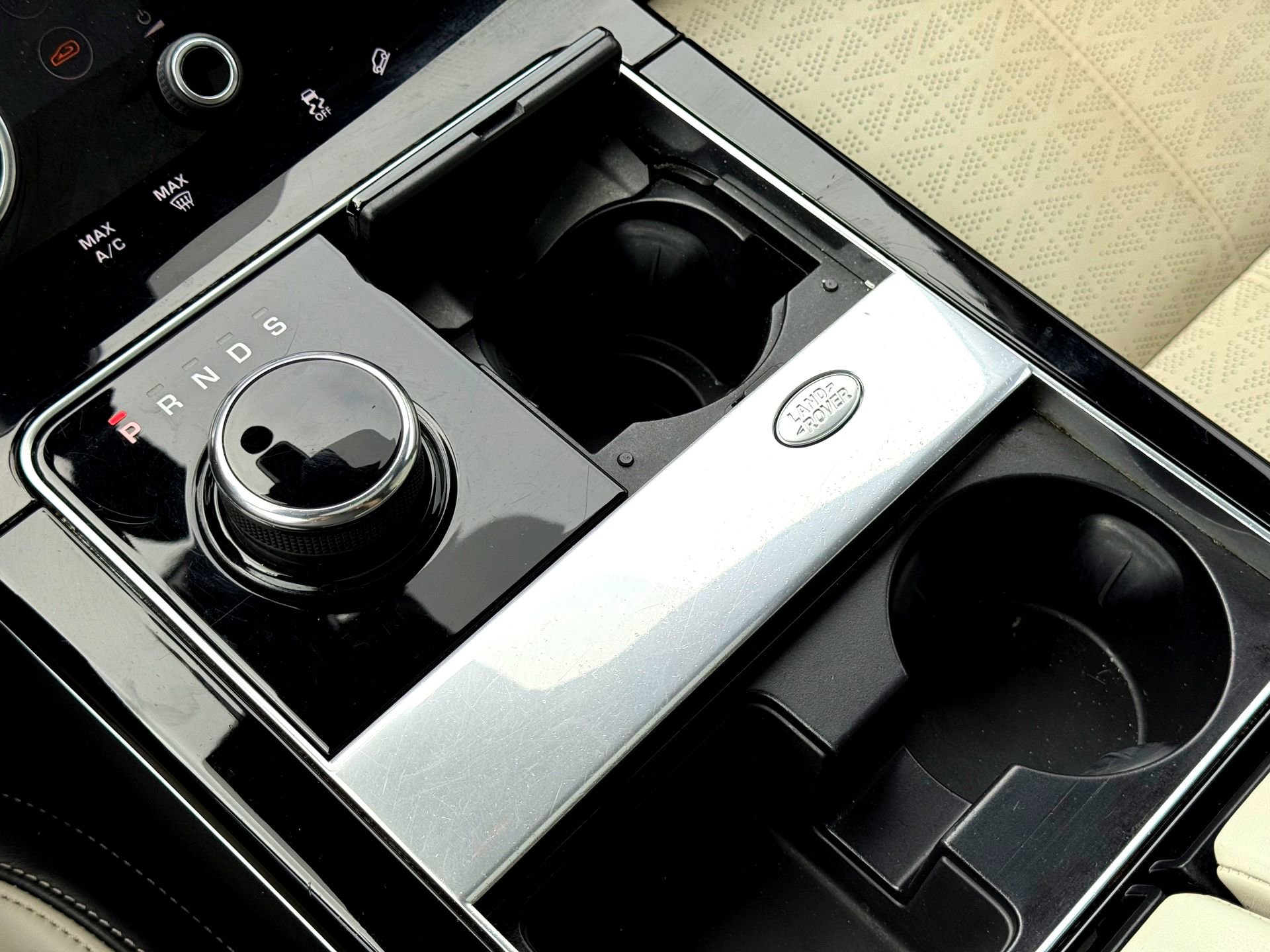 Used 2018 Land Rover Range Rover Velar image 30