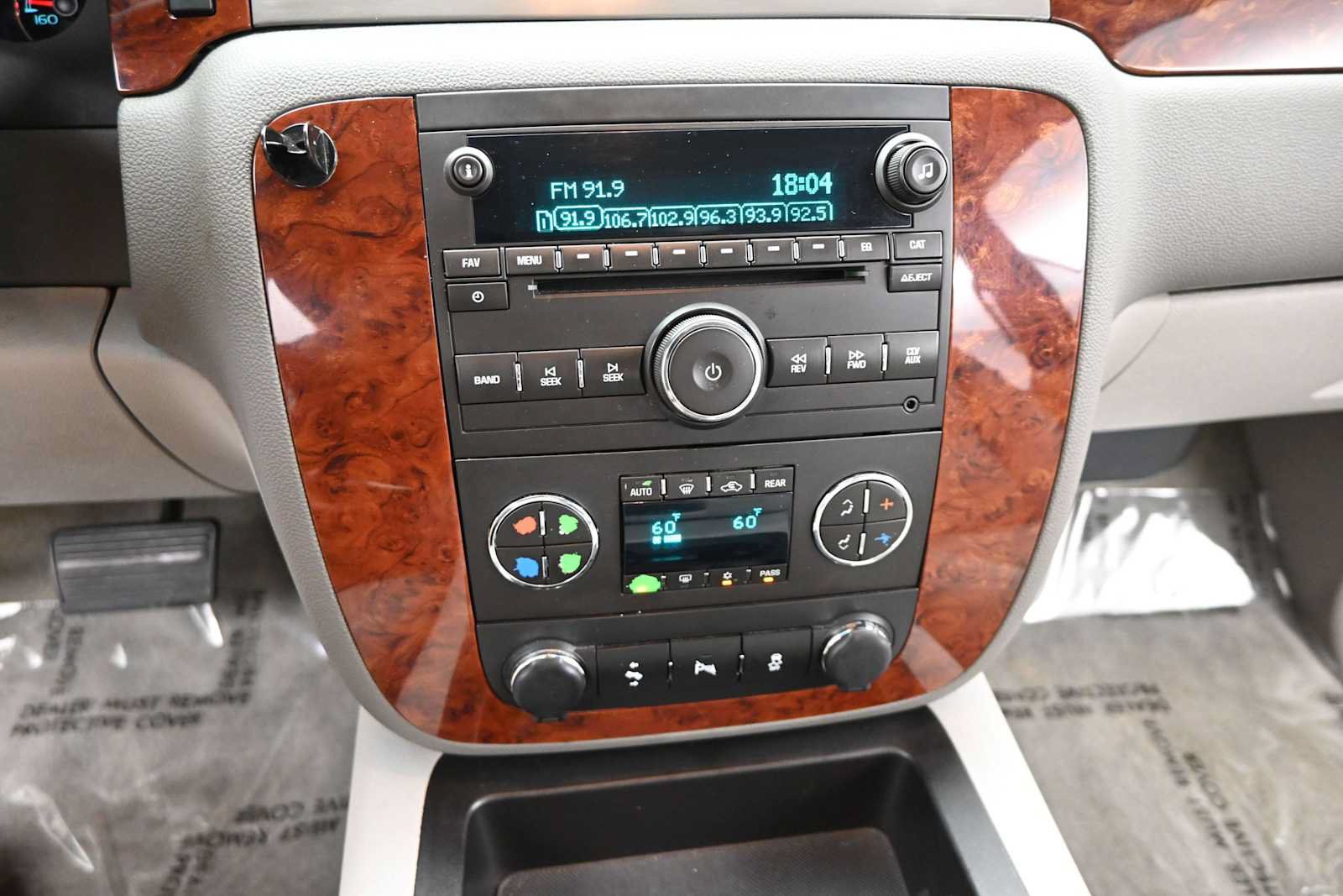 Used 2014 Chevrolet Tahoe LT w/ Luxury Package RWD image 20
