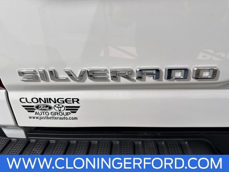 Used 2024 Chevrolet Silverado 2500 Custom w/ Custom Value Package image 10