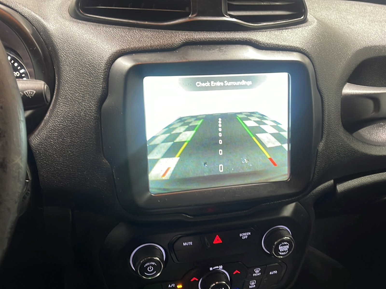 Used 2019 Jeep Renegade Limited w/ UConnect 8.4 Nav Group AWD/4WD image 9