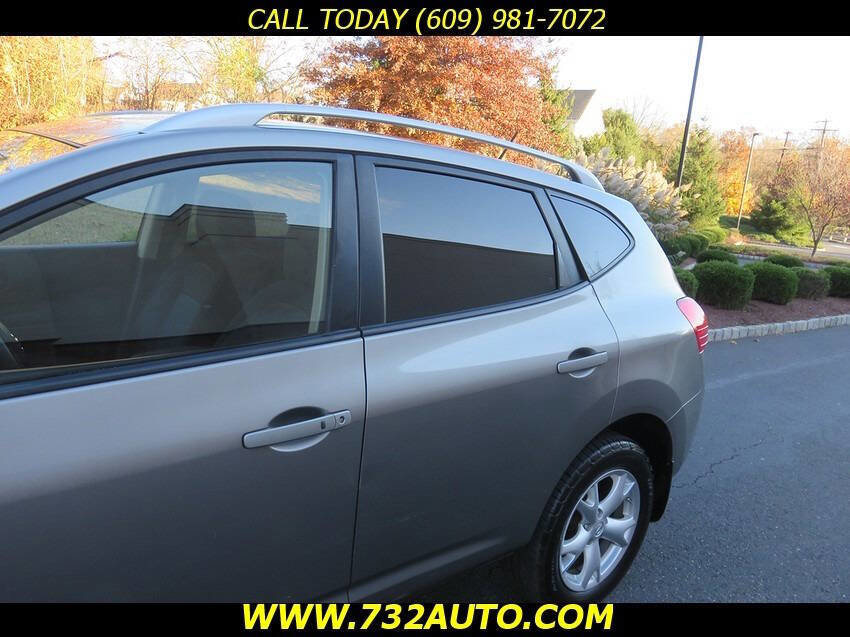 Used 2009 Nissan Rogue SL w/ Premium Pkg image 18