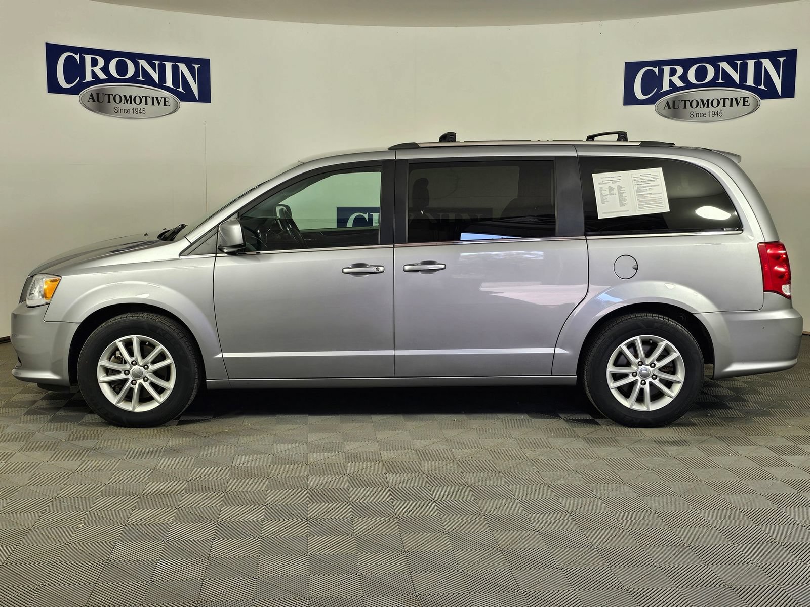 Used 2019 Dodge Grand Caravan SXT FWD image 34
