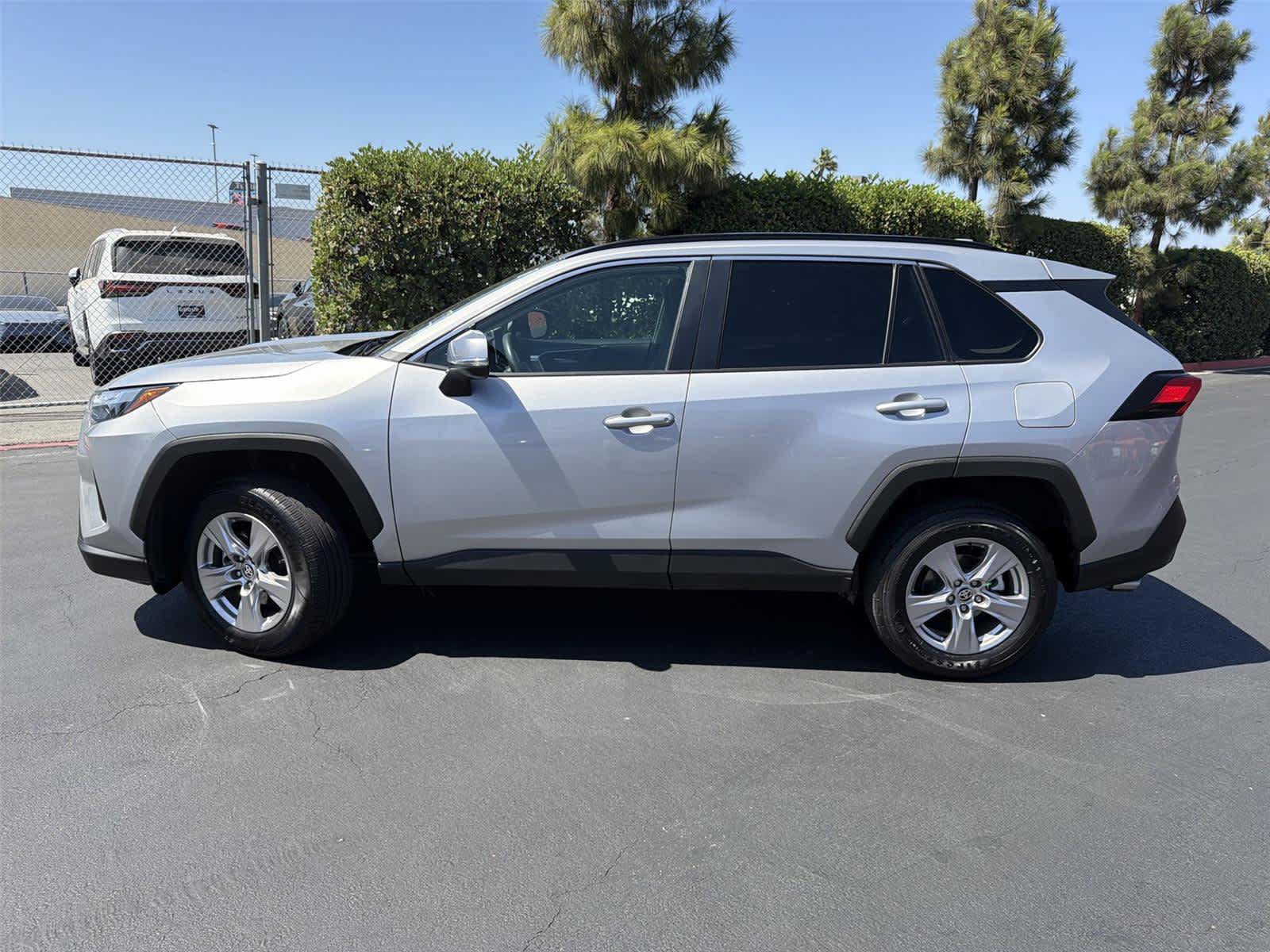 Used 2025 Toyota RAV4 XLE FWD image 3