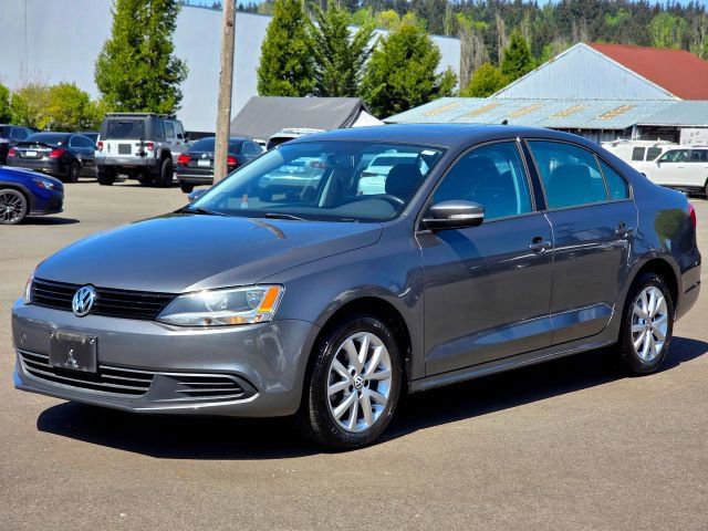 Used 2011 Volkswagen Jetta SE FWD image 3