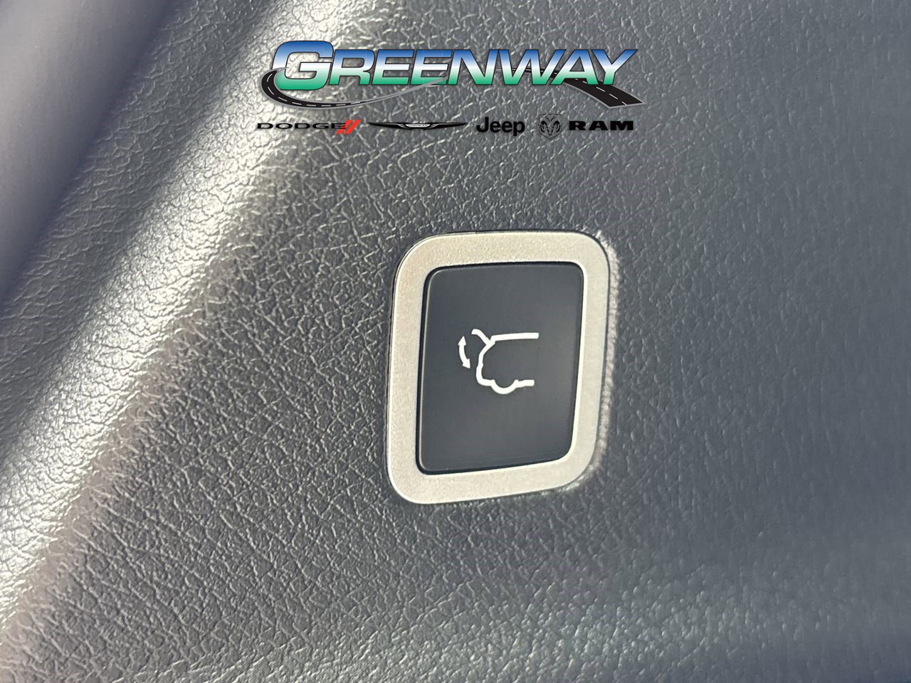 New 2026 Chrysler Pacifica Select image 9