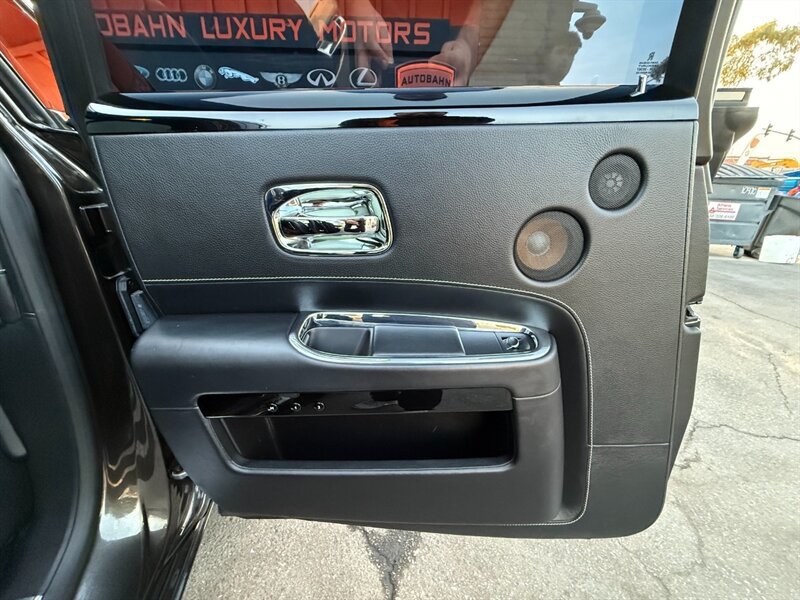Used 2015 Rolls-Royce Ghost RWD image 27