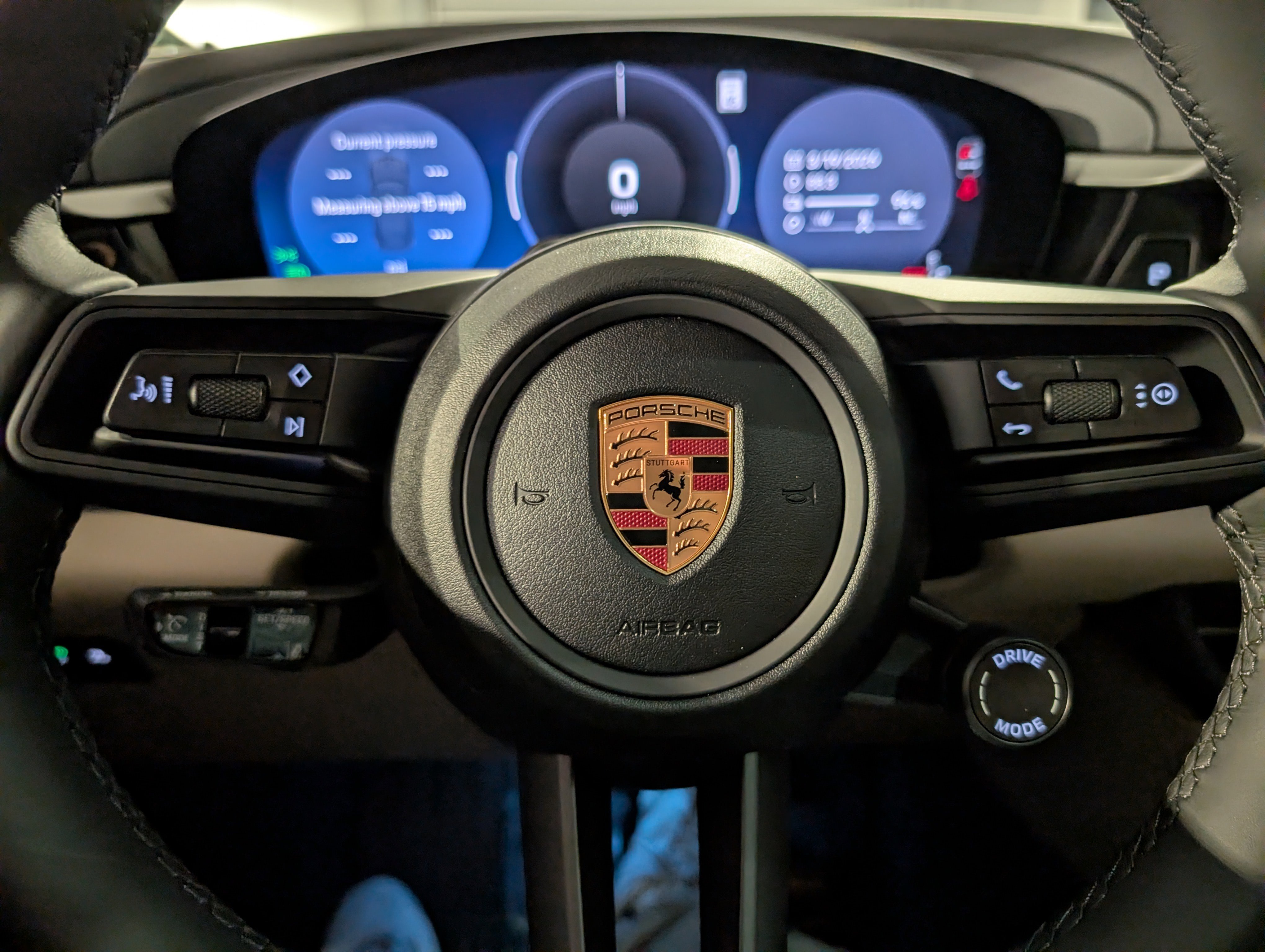 New 2026 Porsche Macan 4 Electric image 26