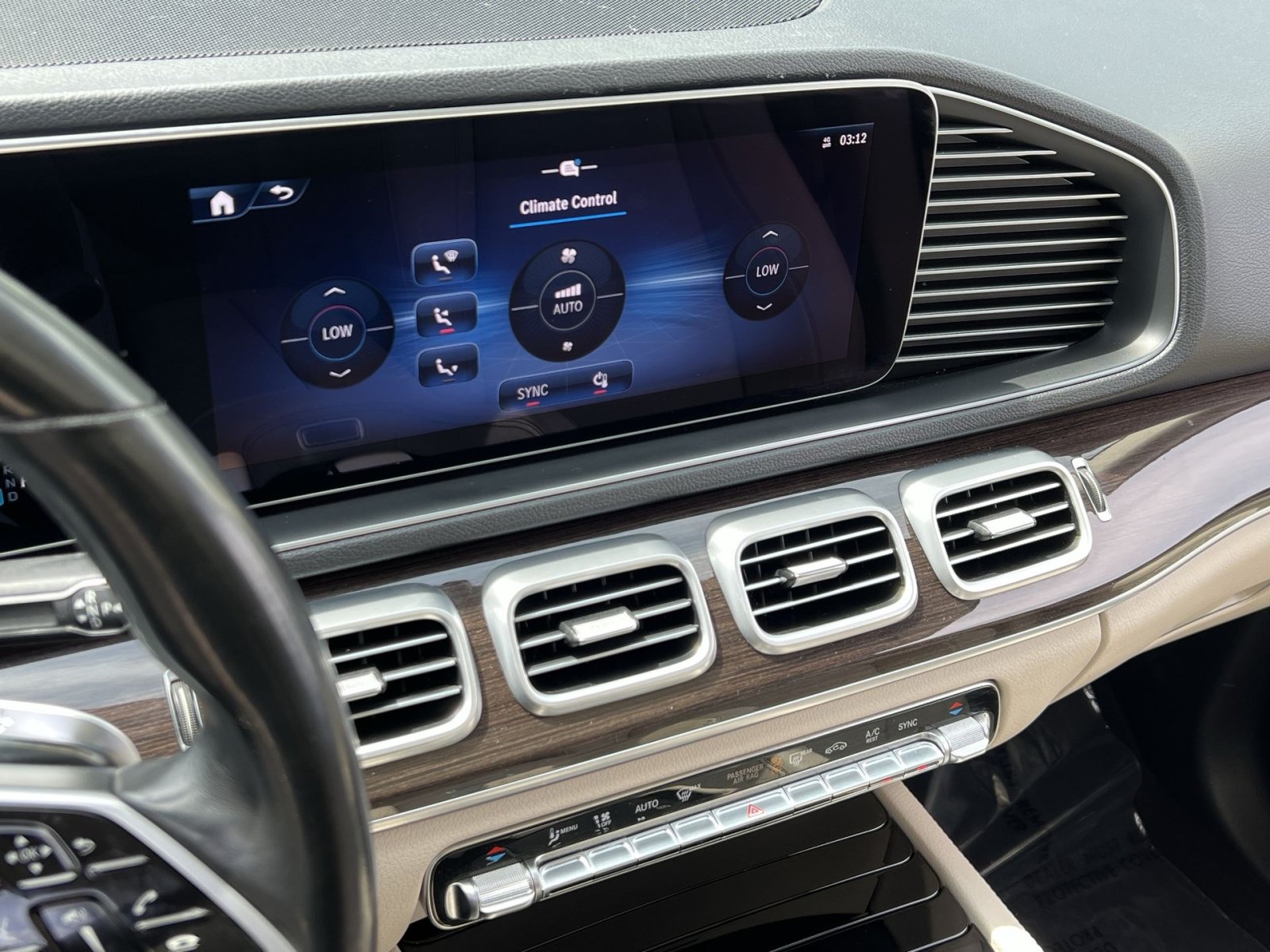 Used 2024 Mercedes-Benz GLE 350 4MATIC image 26