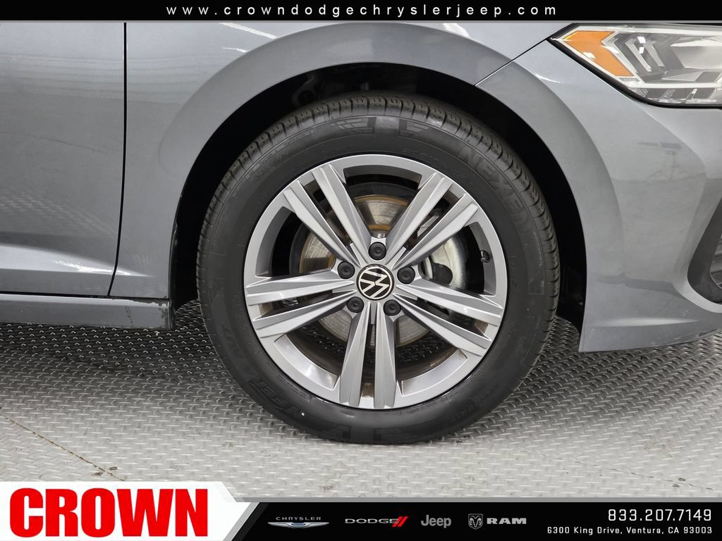 Used 2024 Volkswagen Jetta SE FWD image 9