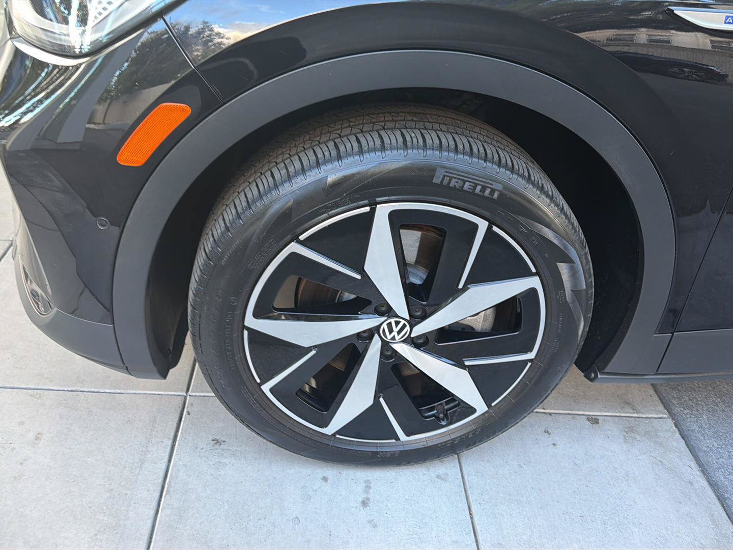 Used 2023 Volkswagen ID.4 Pro S AWD/4WD image 9