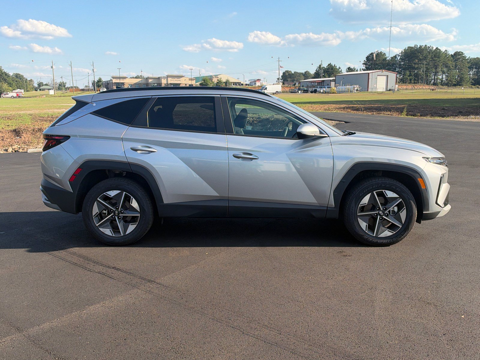 Used 2025 Hyundai Tucson SEL AWD/4WD image 4