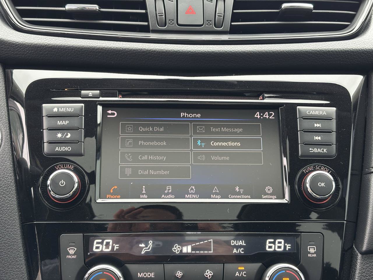 Used 2018 Nissan Rogue SV w/ Sun & Sound Touring Package AWD/4WD image 24
