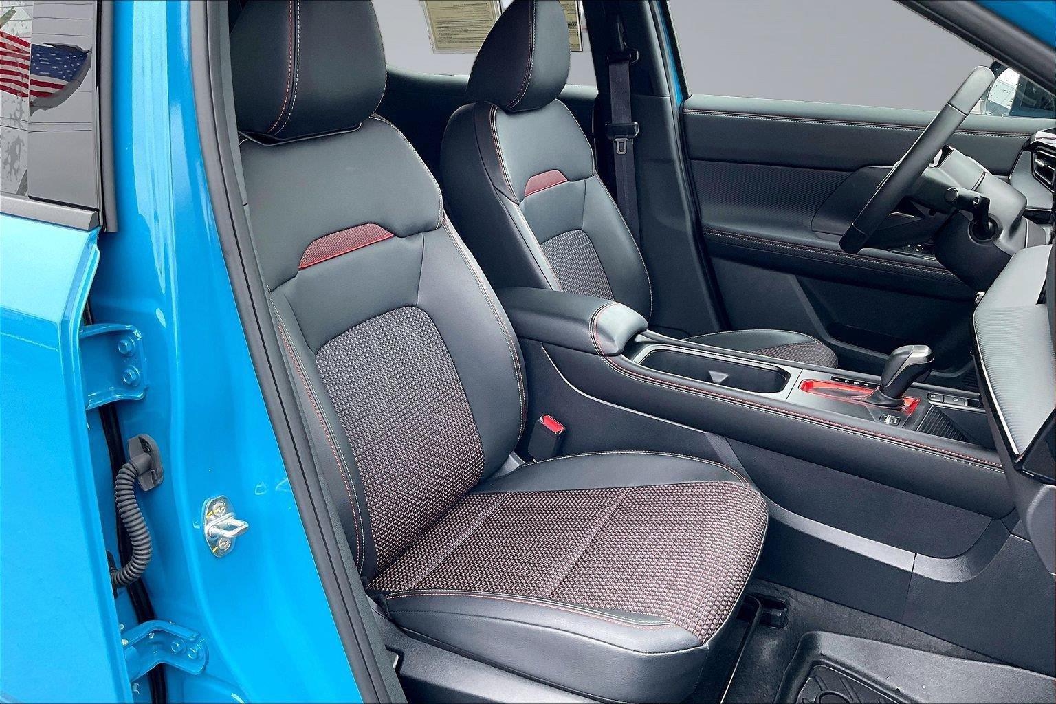 Certified 2026 Nissan Kicks SR FWD image 8