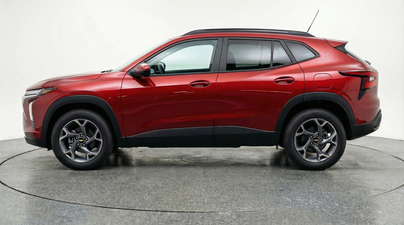 Used 2025 Chevrolet Trax LT FWD image 5
