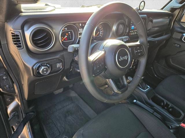 Used 2023 Jeep Gladiator Willys image 10