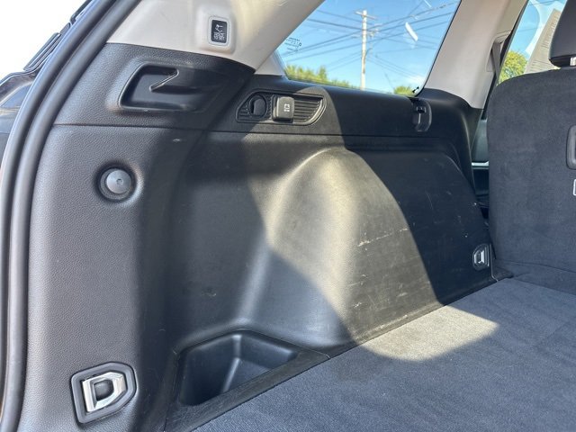 Used 2023 Jeep Grand Cherokee Limited w/ Black Appearance Package image 9