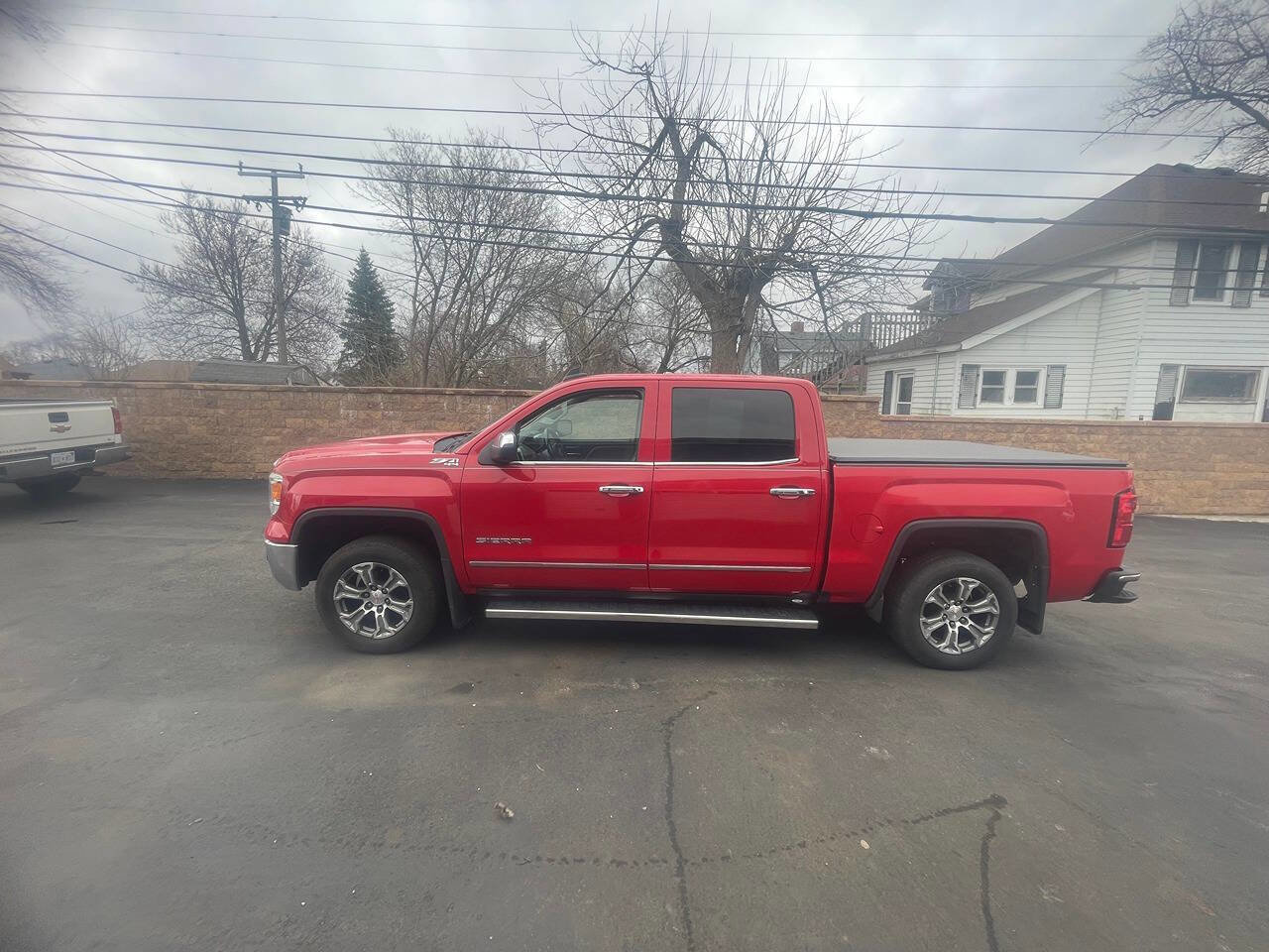 Used 2015 GMC Sierra 1500 SLT w/ SLT Crew Cab Value Package image 2