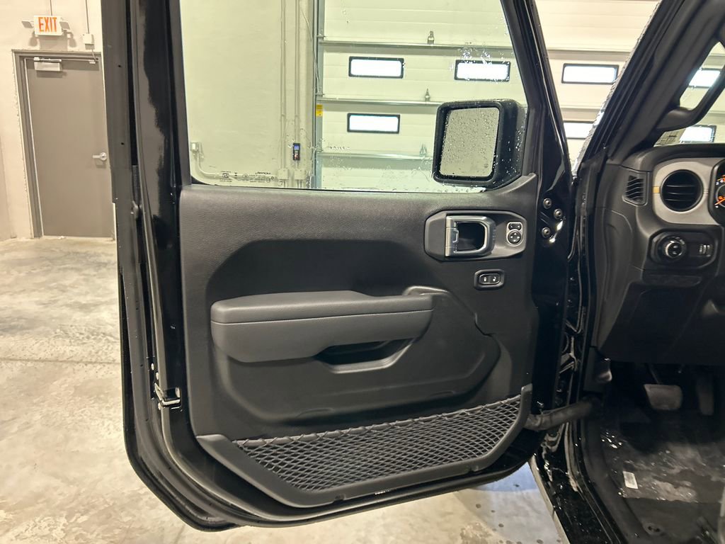 New 2026 Jeep Gladiator Sport image 15