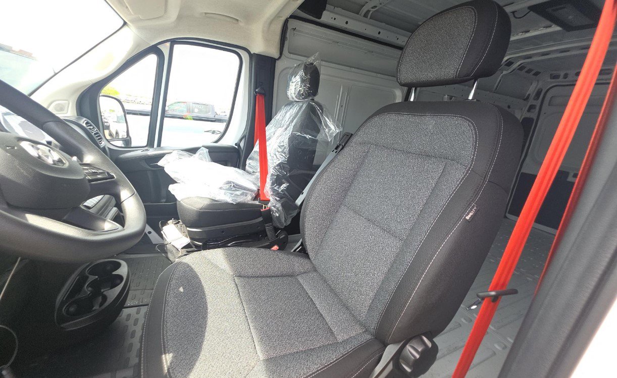 Used 2025 RAM ProMaster 2500 w/ Convenience Group FWD image 7
