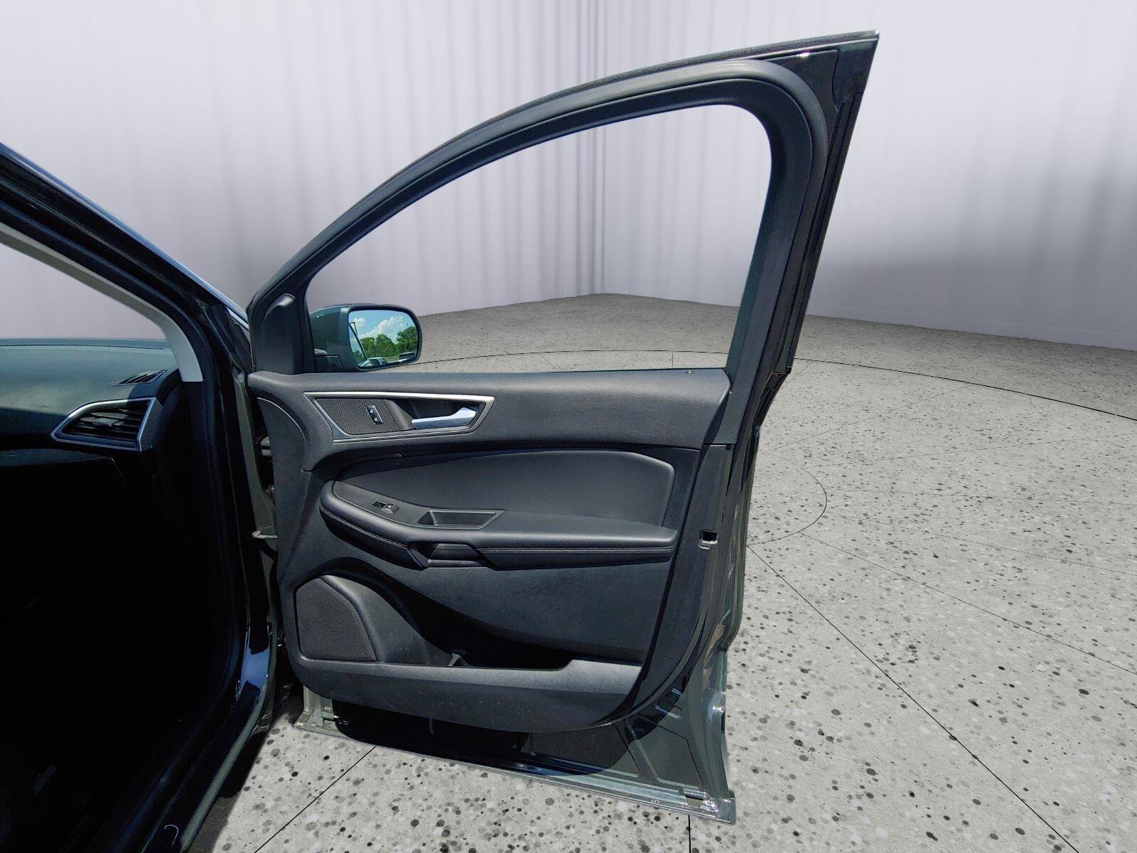 Used 2023 Ford Edge SEL w/ Convenience Package AWD/4WD image 28