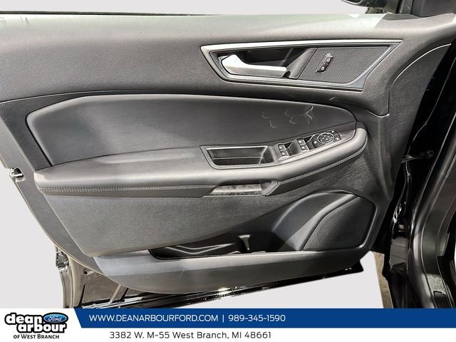 Used 2024 Ford Edge SE w/ Black Appearance Package image 40