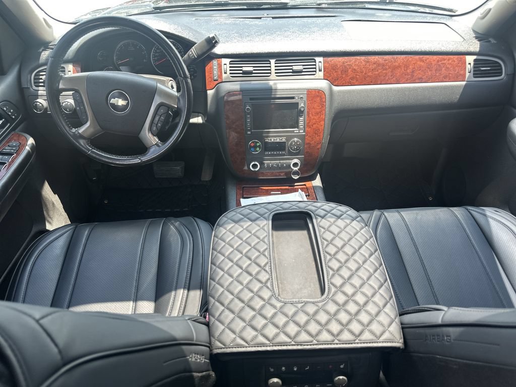 Used 2009 Chevrolet Suburban LTZ AWD/4WD image 24