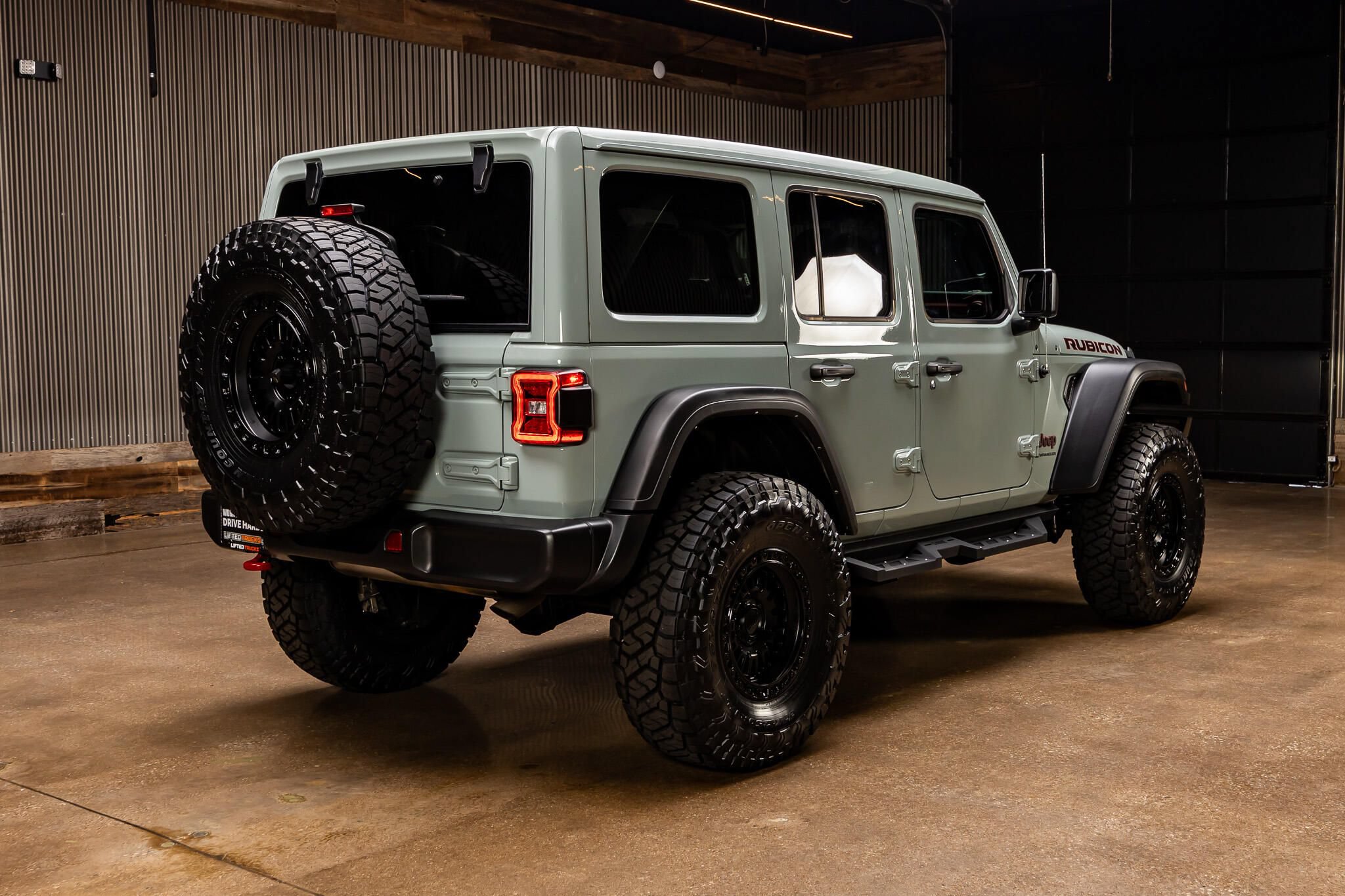 Used 2023 Jeep Wrangler Unlimited Rubicon w/ LED Lighting Group AWD/4WD image 10
