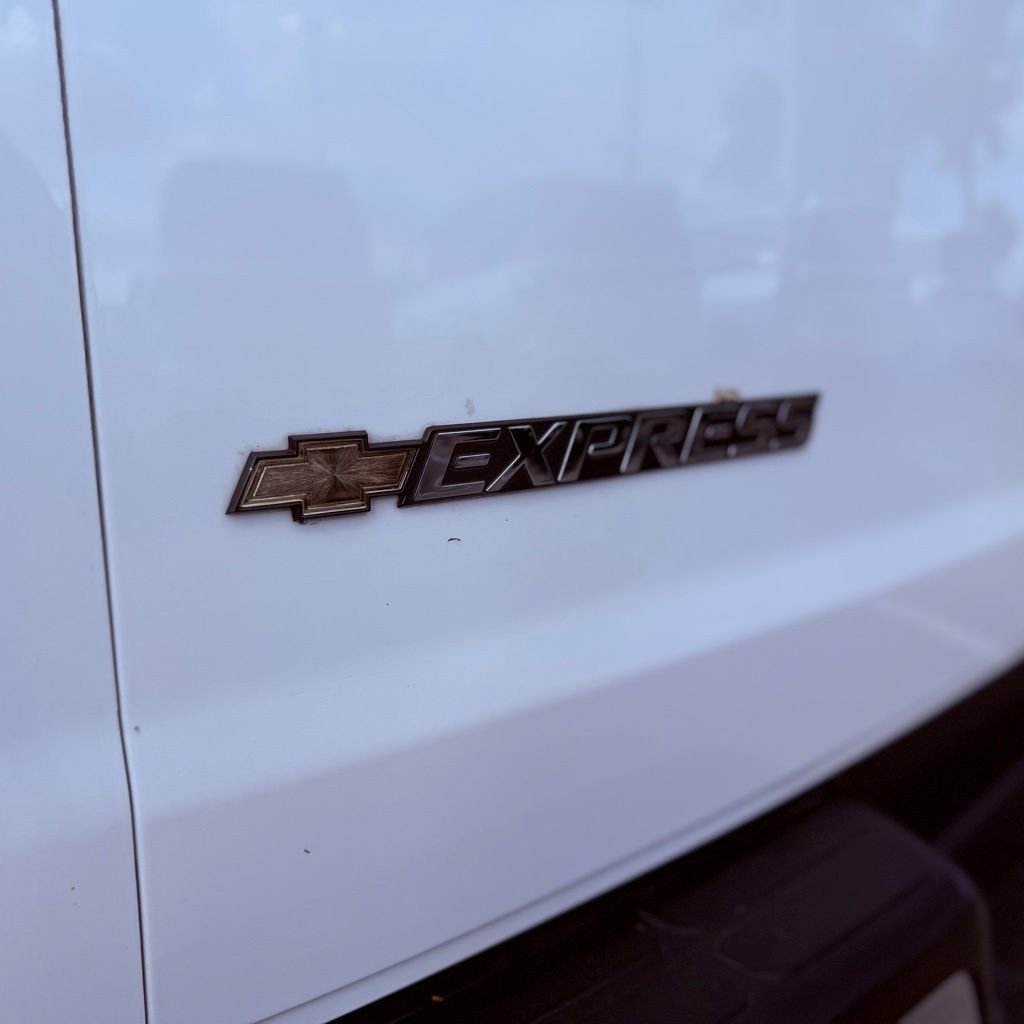 Used 2025 Chevrolet Express 3500 LT w/ LT Preferred Equipment Group image 30