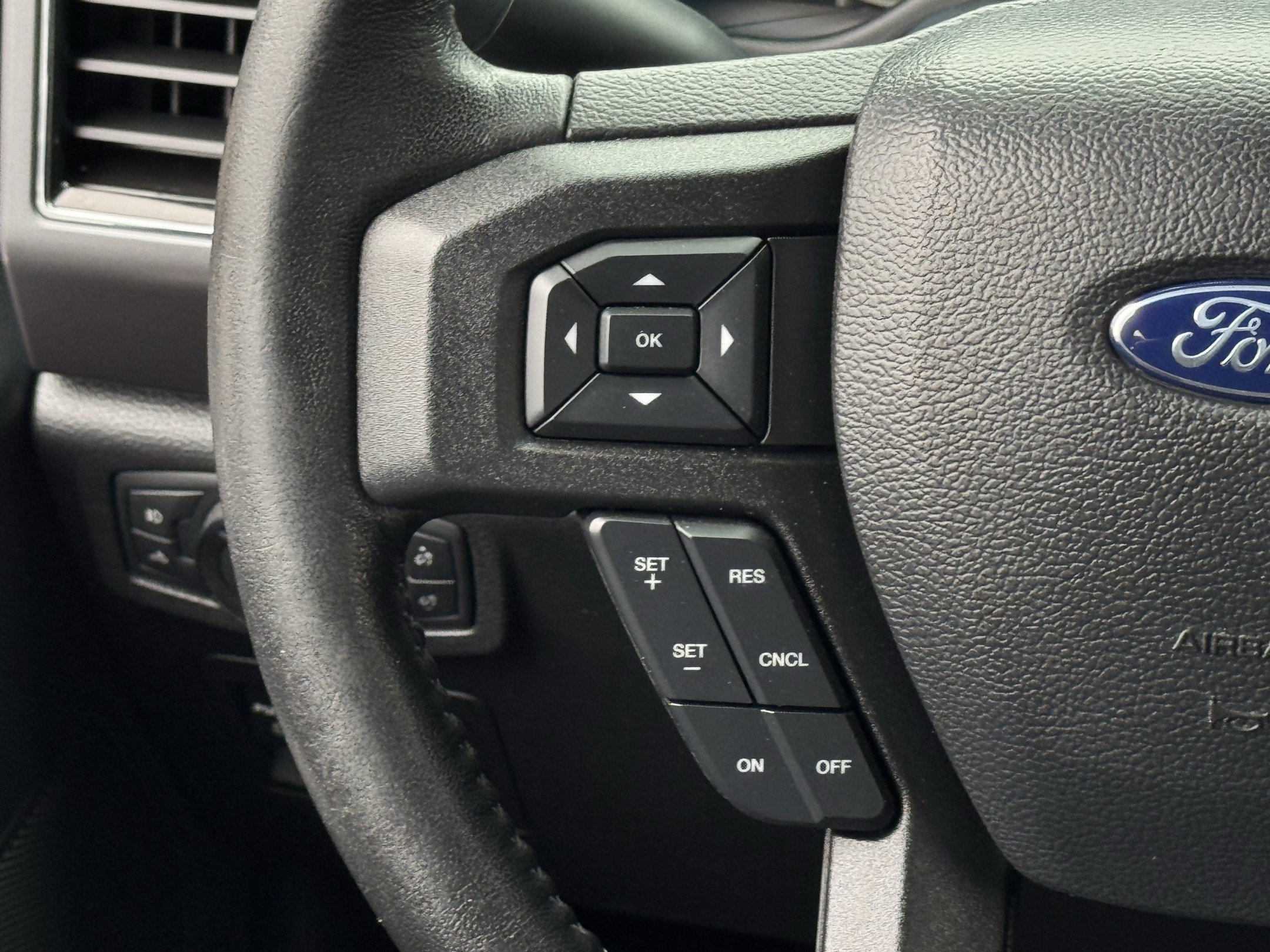 Used 2019 Ford F150 XLT w/ Equipment Group 302A Luxury AWD/4WD image 15
