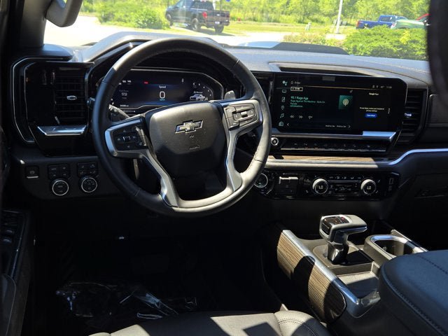 Used 2024 Chevrolet Silverado 1500 LT Trail Boss w/ LT Trail Boss Premium Package AWD/4WD image 19