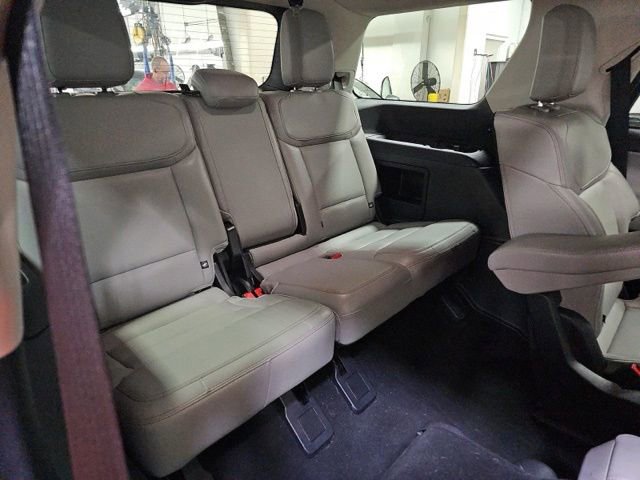 Used 2025 Ford Expedition Active AWD/4WD image 12