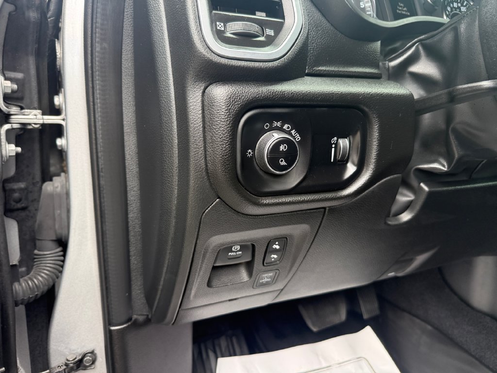 Used 2025 RAM 1500 Big Horn AWD/4WD image 18