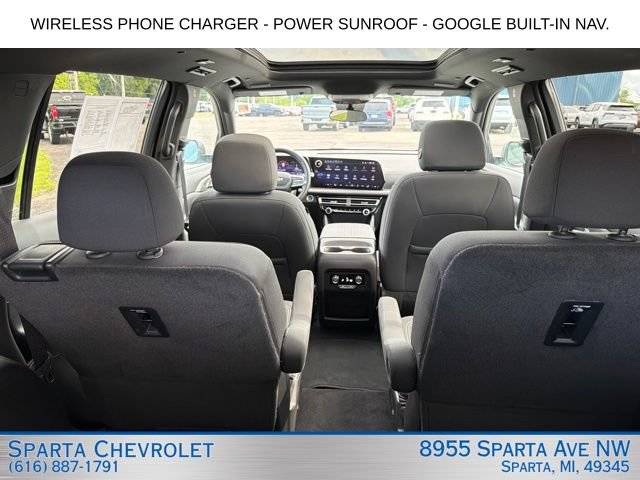 Used 2025 Chevrolet Traverse LT w/ Sun and Wheel Package AWD/4WD image 11
