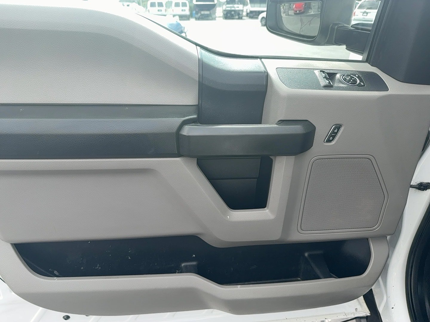 Used 2017 Ford F250 XL w/ Power Equipment Group AWD/4WD image 12
