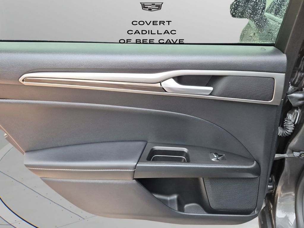 Used 2019 Ford Fusion SEL image 19